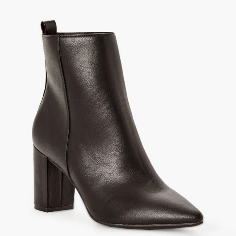 Olyvia Block Heeled Bootie